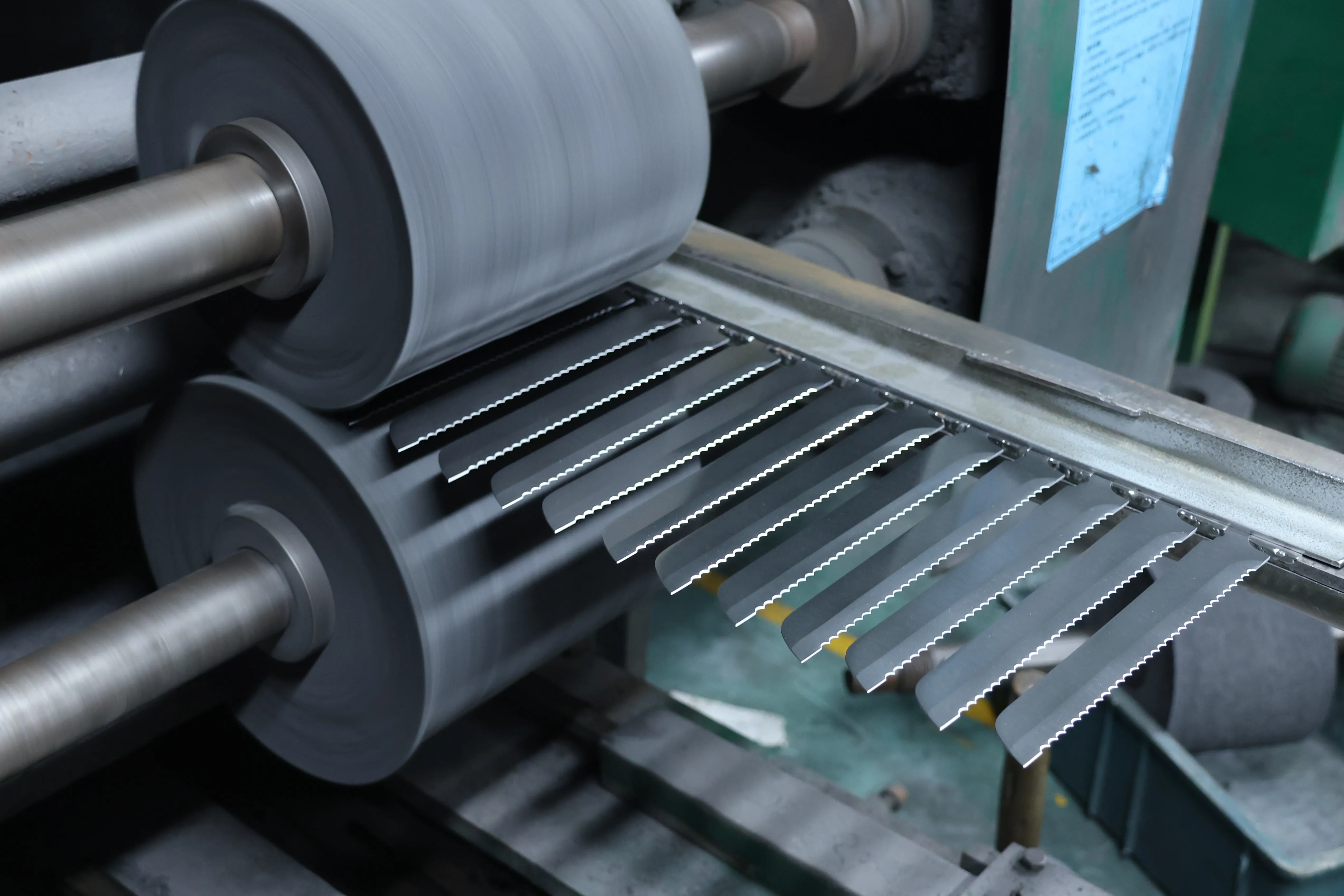 Heated knife blades during manufacturing